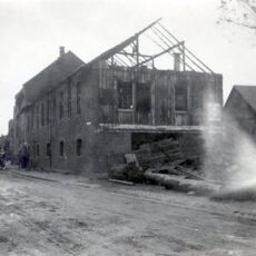 1935