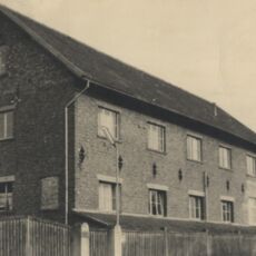 1935