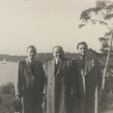 1946